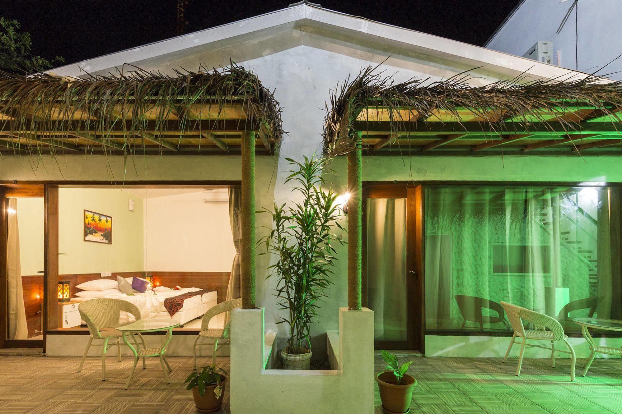 Liberty Guest House Maldives Mahibadhoo Exterior foto