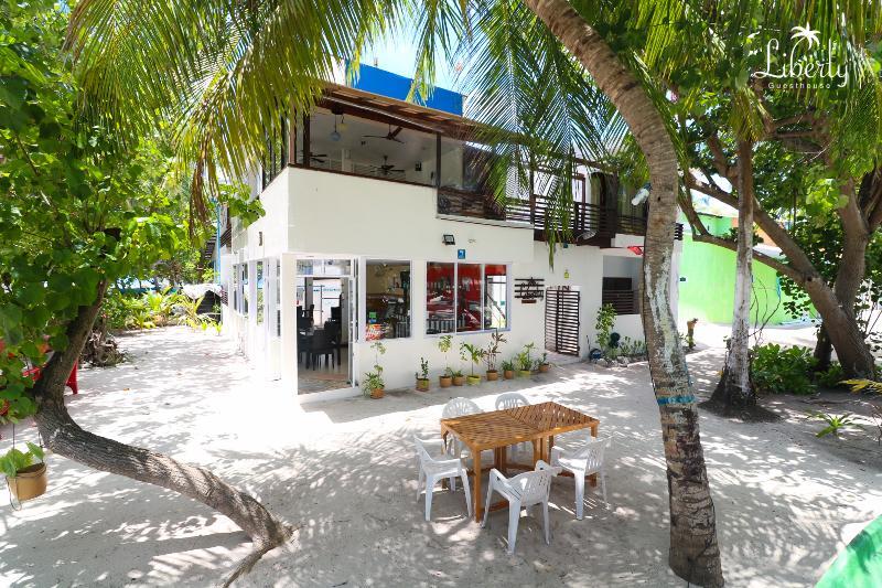 Liberty Guest House Maldives Mahibadhoo Exterior foto